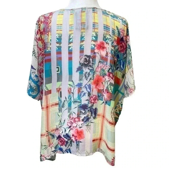 Johnny Was Short Sleeve V-Neck Floral Oversized Mixed Pattern Size M - Picture 2 of 7